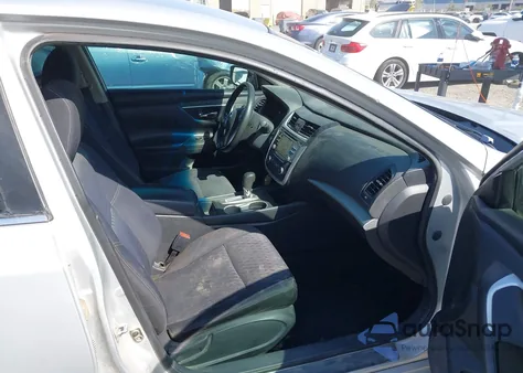 2016 Nissan Altima 2.5/2.5 S/2.5 Sl/2.5 Sr/2.5 Sv из США, поврежденный, VIN 1N4AL3AP8GC261786